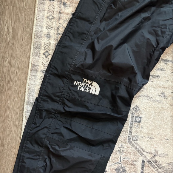 Vintage The North Face Goretex Mountain Light Ski Winter Pants size M in black - Picture 5 of 8
